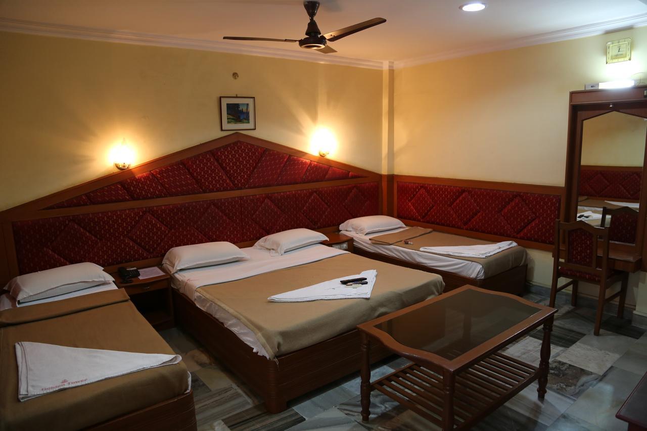 Golden Tower Hotel Madras Buitenkant foto